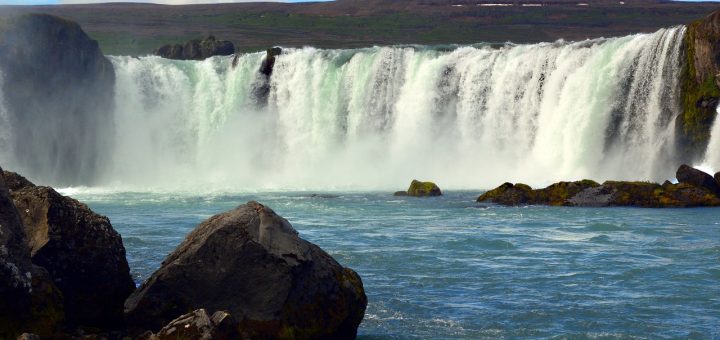 découvrez l'hydroélectricité, une source d'énergie renouvelable et durable qui utilise la force de l'eau pour produire de l'électricité. explorez ses avantages, son fonctionnement et son impact sur l'environnement.