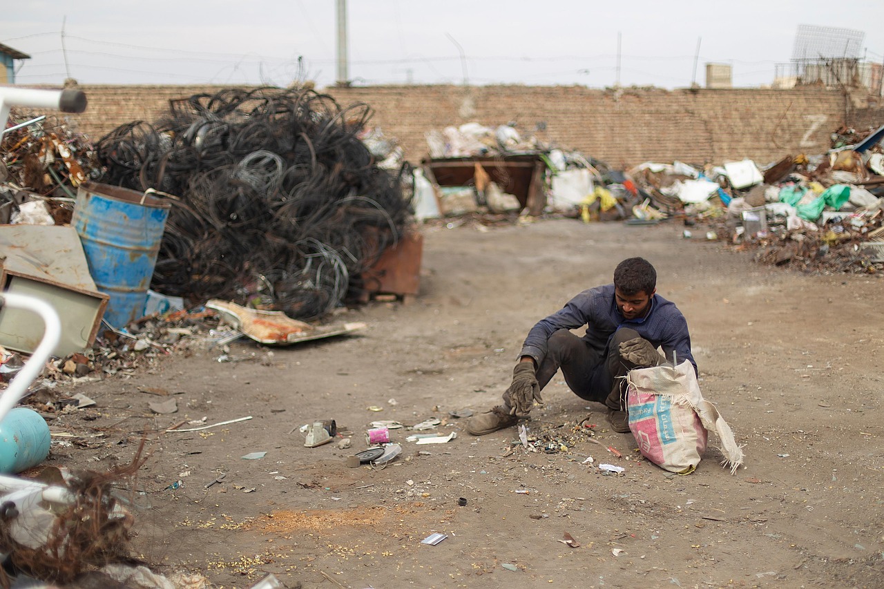 découvrez des solutions efficaces de gestion des déchets pour un environnement plus propre. optimisez le recyclage et réduisez votre empreinte écologique grâce à nos conseils et services spécialisés.