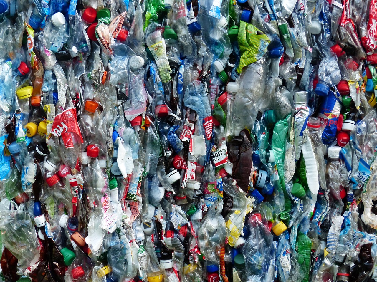 découvrez tout sur le recyclage du plastique : son importance, les différentes méthodes utilisées et les avantages pour l’environnement. apprenez comment vous pouvez contribuer à réduire la pollution plastique au quotidien.