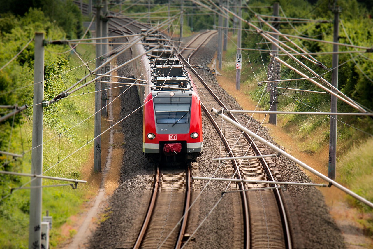 d&eacute;couvrez la ligne ferroviaire montpellier-perpignan, une connexion rapide et confortable entre deux villes embl&eacute;matiques du sud de la france. profitez de paysages pittoresques et d'un trajet efficace.
